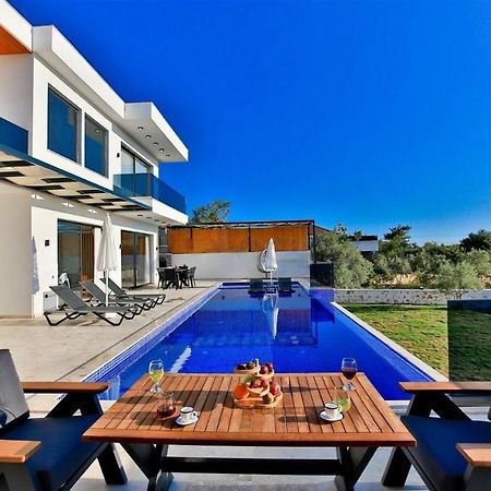 Villa Lycian-Kalkan 3 Bedroom-2 Jakuzzies-Sauna-Turkish Hamam-Huge Private Pool And Lovely Garden Каш Екстериор снимка