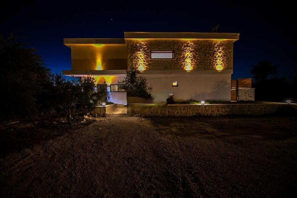 Villa Lycian-Kalkan 3 Bedroom-2 Jakuzzies-Sauna-Turkish Hamam-Huge Private Pool And Lovely Garden Каш Екстериор снимка