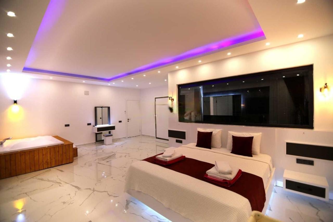 Villa Lycian-Kalkan 3 Bedroom-2 Jakuzzies-Sauna-Turkish Hamam-Huge Private Pool And Lovely Garden Каш Екстериор снимка