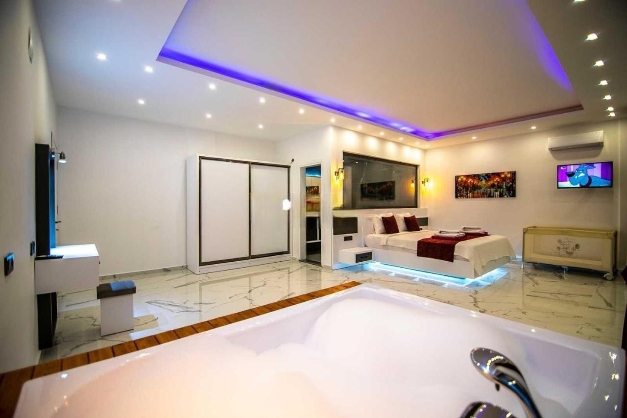 Villa Lycian-Kalkan 3 Bedroom-2 Jakuzzies-Sauna-Turkish Hamam-Huge Private Pool And Lovely Garden Каш Екстериор снимка