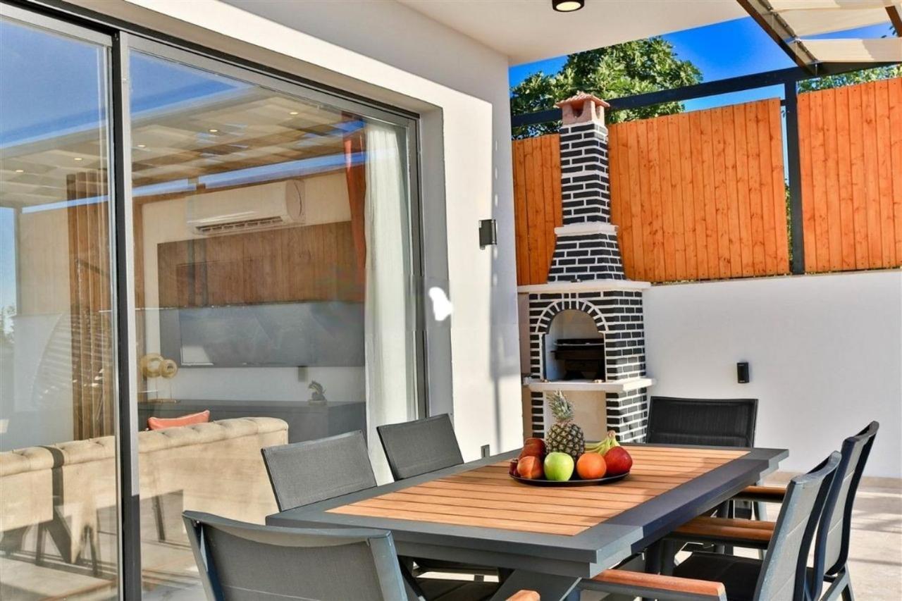 Villa Lycian-Kalkan 3 Bedroom-2 Jakuzzies-Sauna-Turkish Hamam-Huge Private Pool And Lovely Garden Каш Екстериор снимка